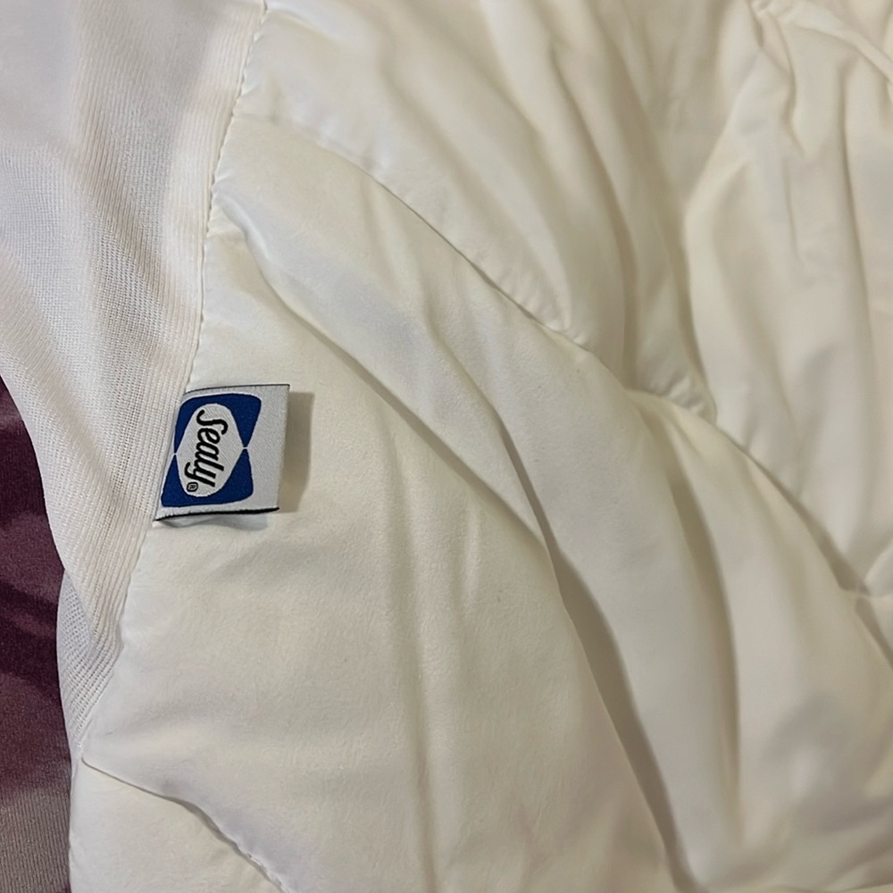 Seally Twin Mattress pad cover white
